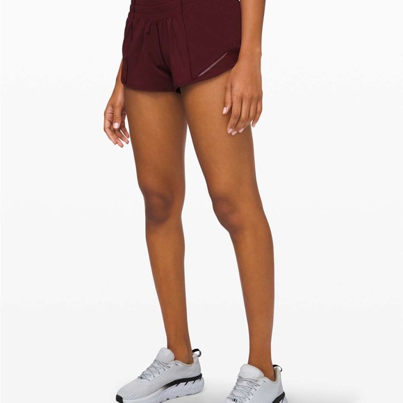 Hotty Hot Low-Rise Lined Short 2.5” - Picture 3 of 4